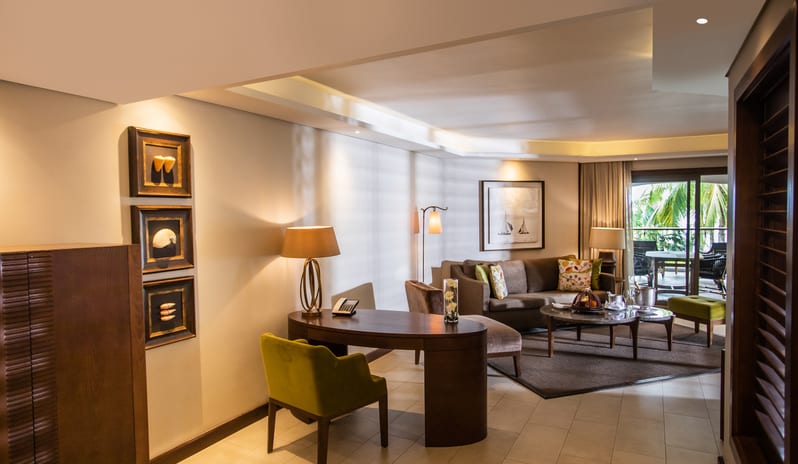 Royal Palm Hires 7230